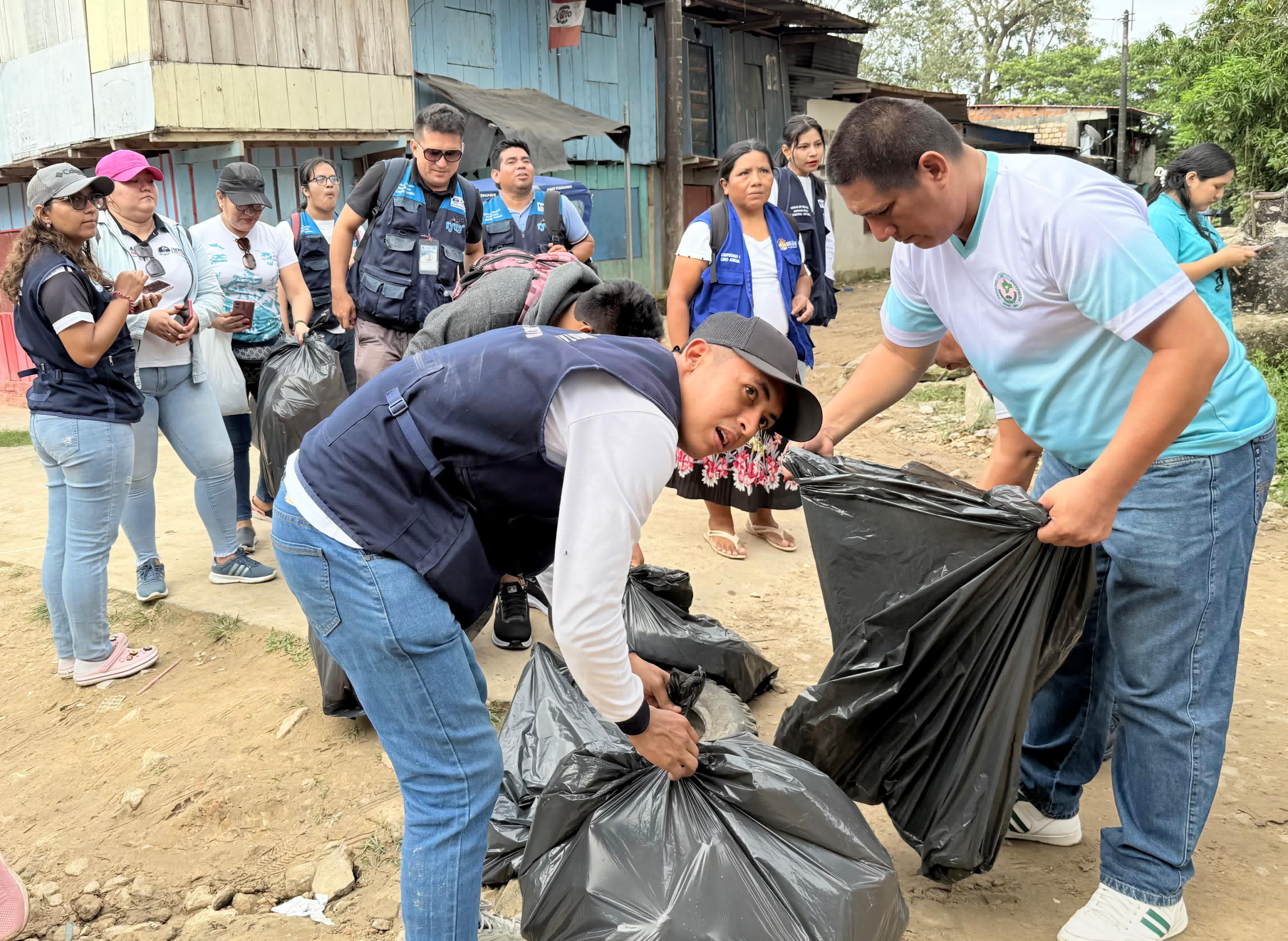 CAMPAÑA DE RECOJO DE CRIADEROS DE ZANCUDOS EN BELÉN REUNIÓ A LA COMUNIDAD PARA PREVENIR EL DENGUE
