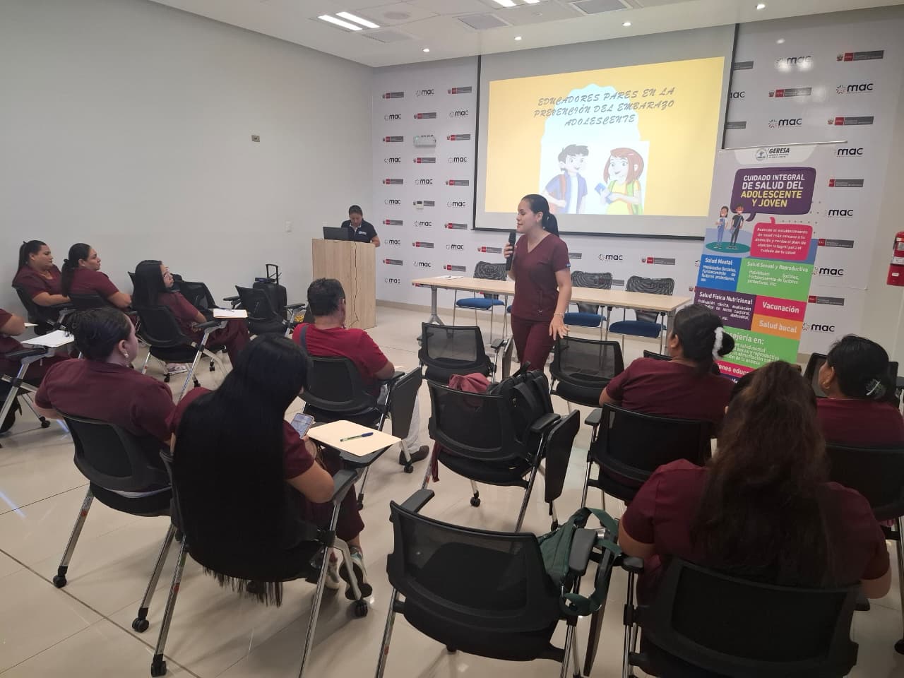 CAPACITACIÓN A PERSONAL DE SALUD PARA FORMAR EDUCADORES PARES EN LORETO